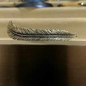 Alex and Ani Feather Plume Bangle